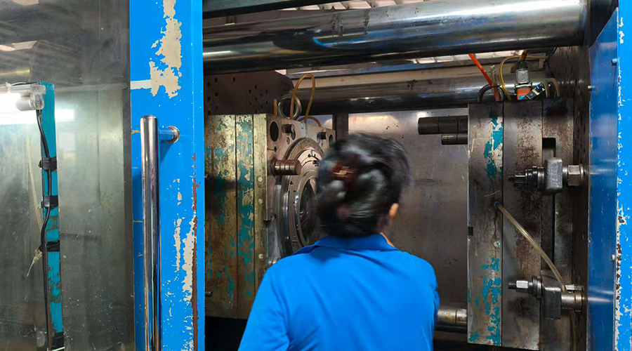 房車(chē)出行，小型烘干機為何不可或缺？