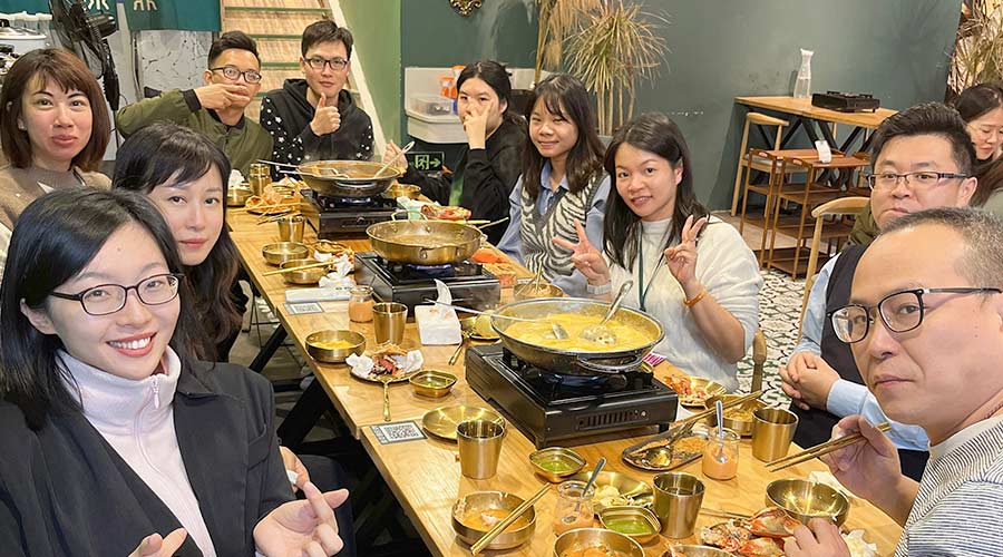 寒冬暖心！金環(huán)電器銷(xiāo)售部組織火鍋團建沖刺2022